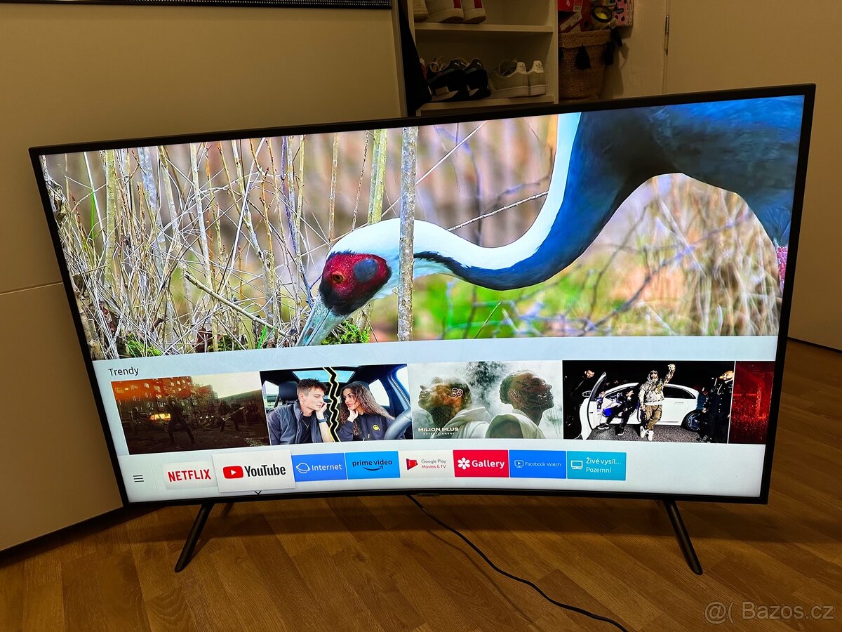 4K Samsung TV 108cm