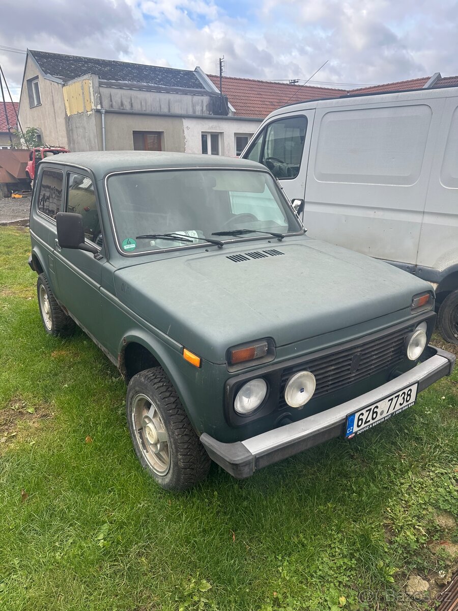 Lada Niva 2004 1.7i najeto 80 000km