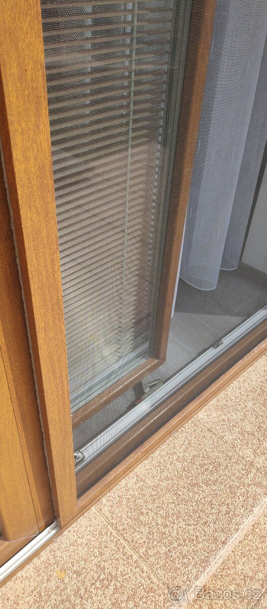 Okenní síť proti hmyzu