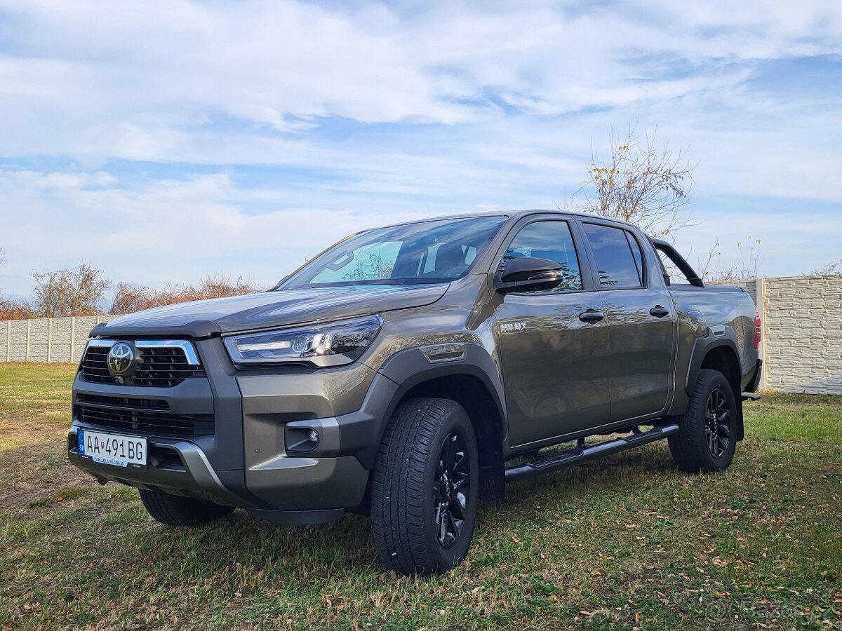 Toyota Hilux 2.8 D-4D Invincible 4x4 A/T, odpočet DPH