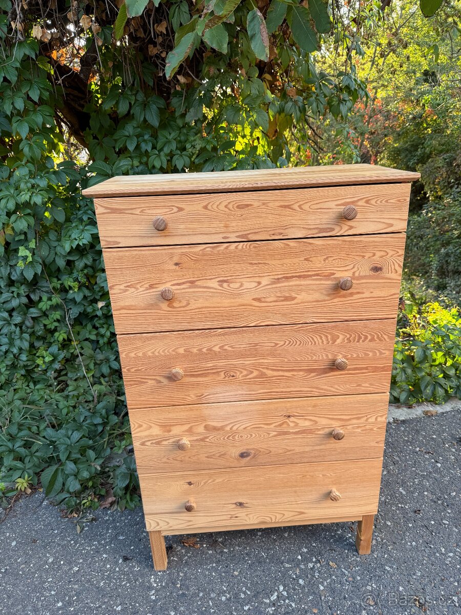 Komoda IKEA Tarva s 5 zásuvkami