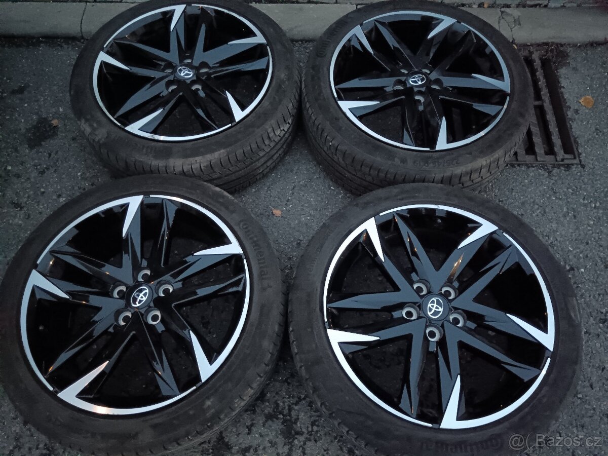 OJEDINELA LETNI 19" ORIGINAL Toyota CH-R GR r.v. 2022