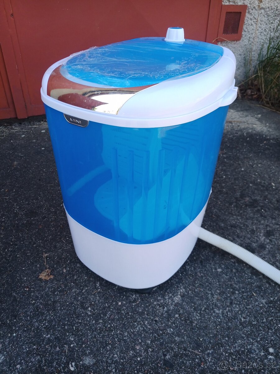 Cestovní mini pračka