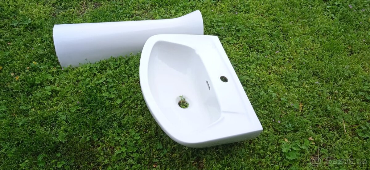 Umyvadlo s nohou