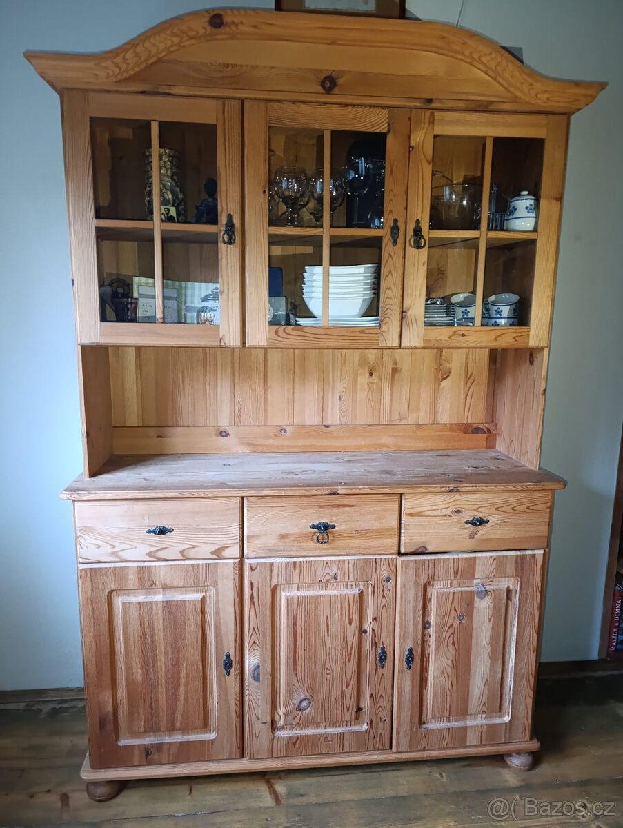 Příborník - smrkové dřevo