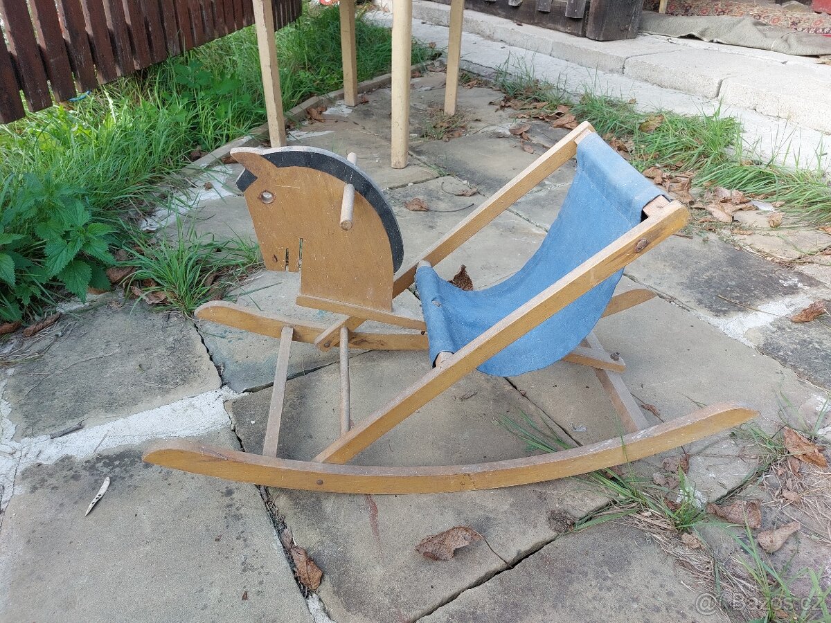 Stary houpaci konik - stav viz foto