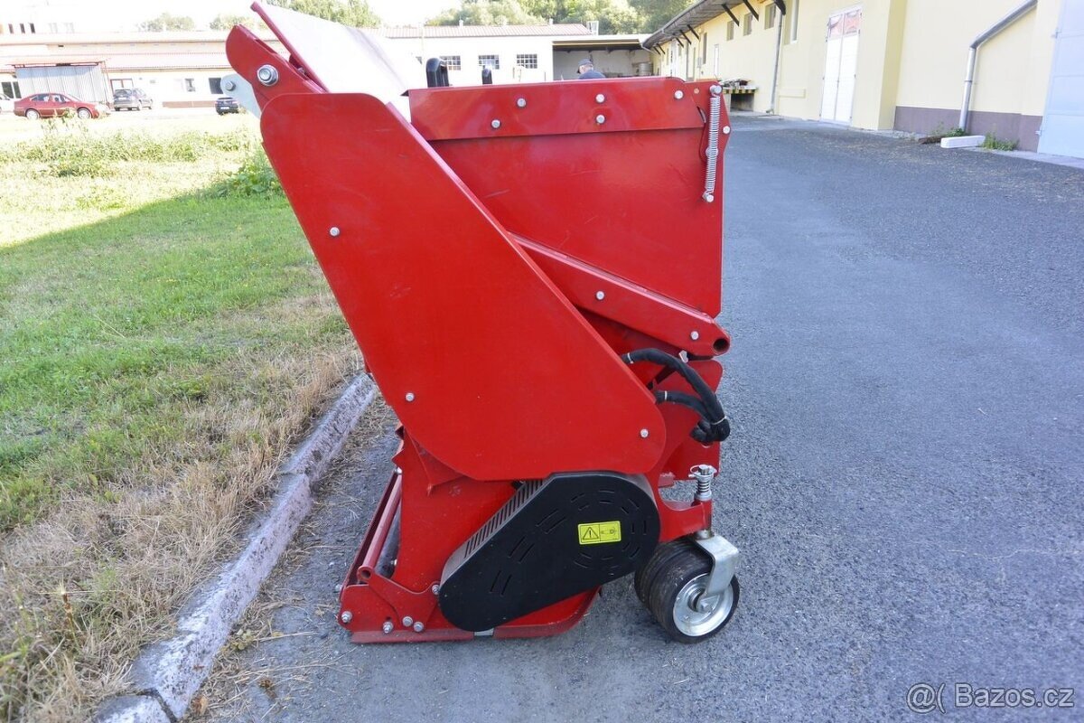 Kladivový mulčovač se sběrem a zdvihem 160 cm