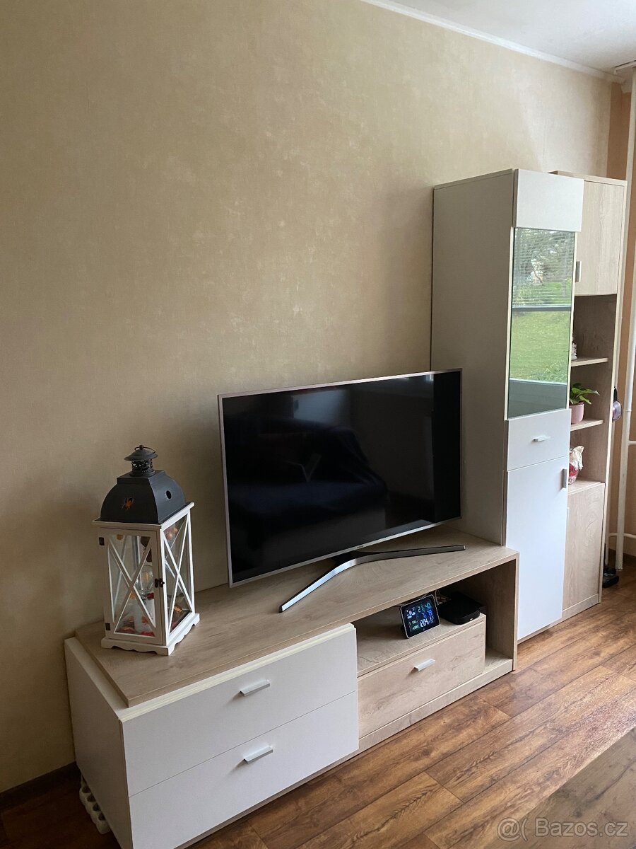 Stěna do obývacího pokoje