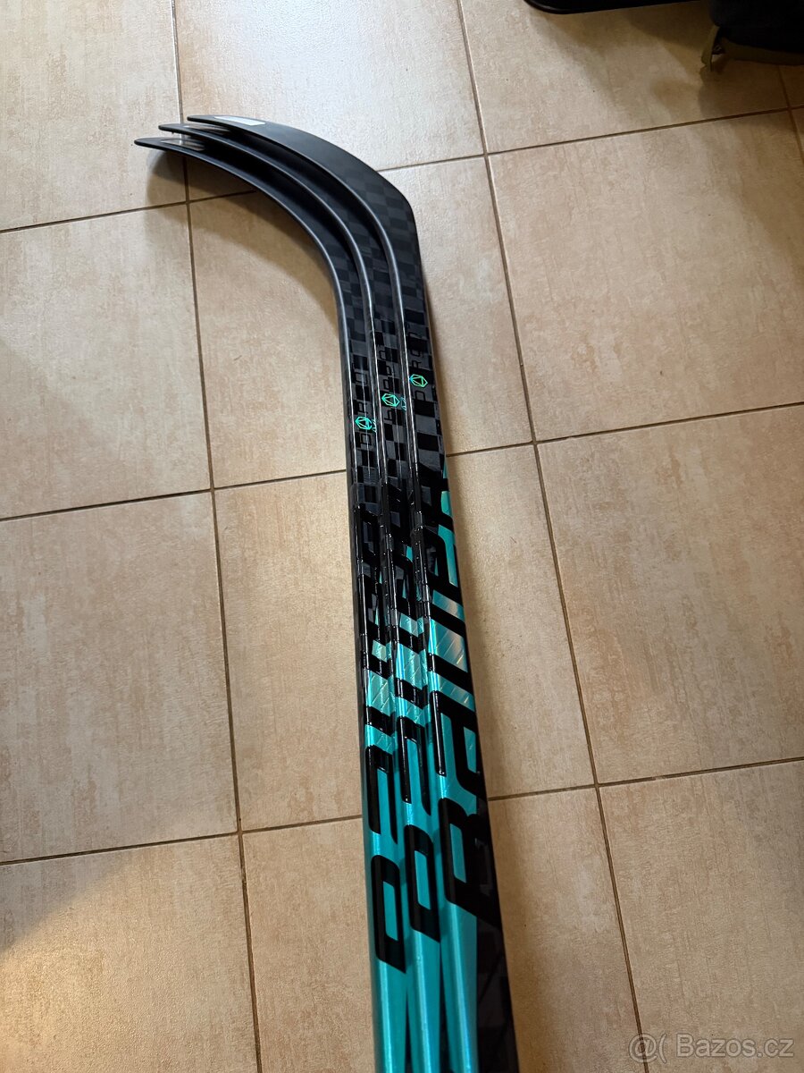 Hokejka Bauer Pulse, SR, pravá, P92, Flex 77