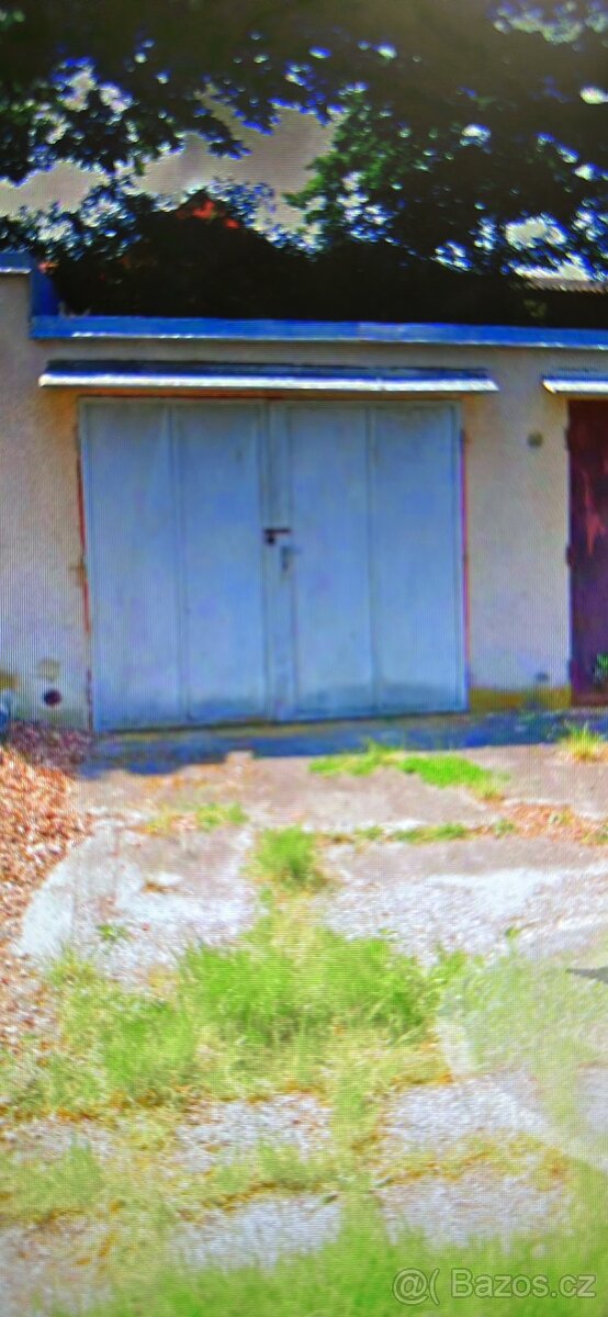 Garáž v Haklových Dvorech v Českých budejovich