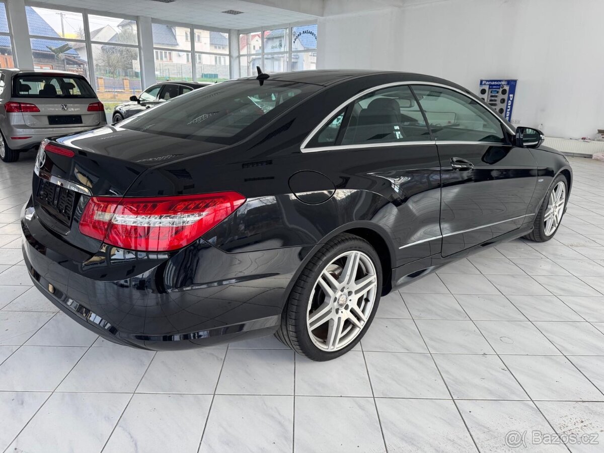 Mercedes-Benz E250CDi KUPÉ // MANUÁL
