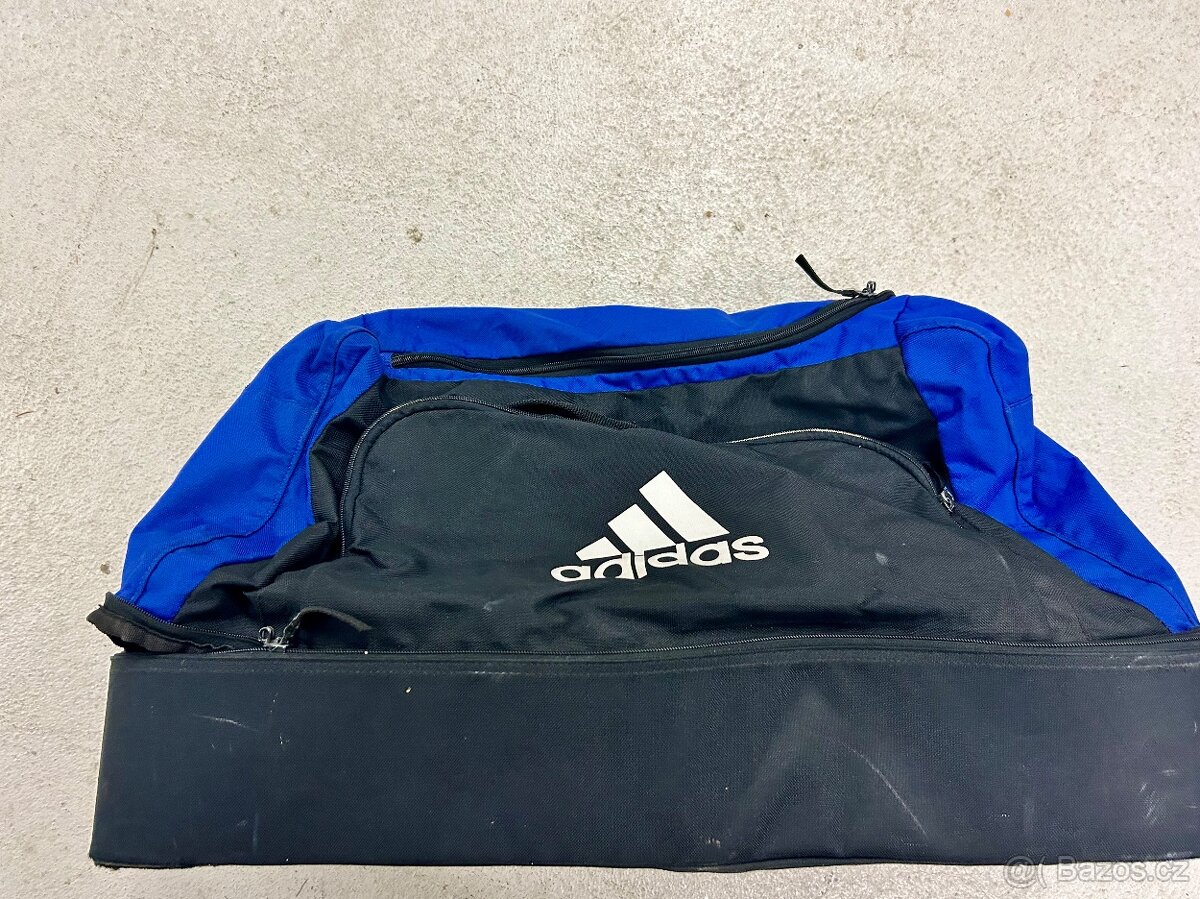 Adidas taška na fotbal