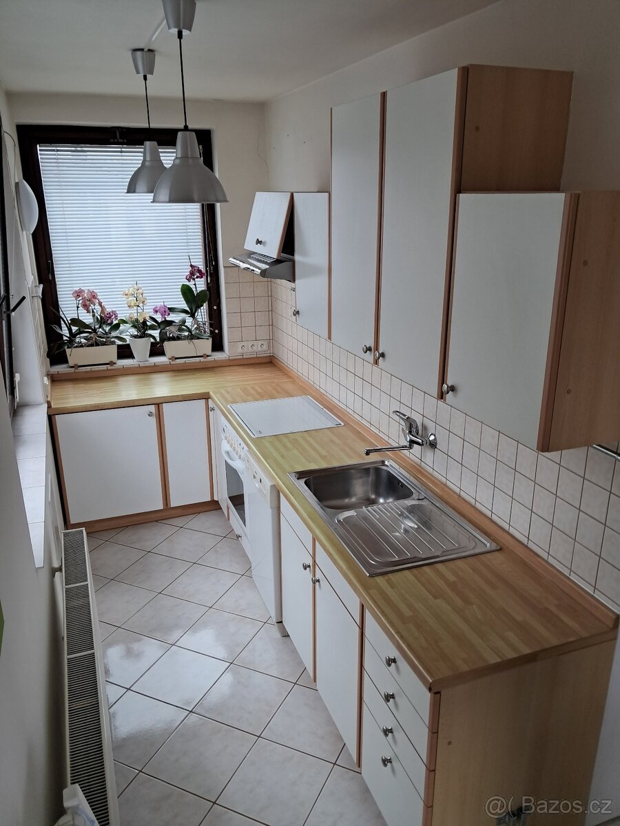 Kuchyňská linka do tvaru L - Koryna