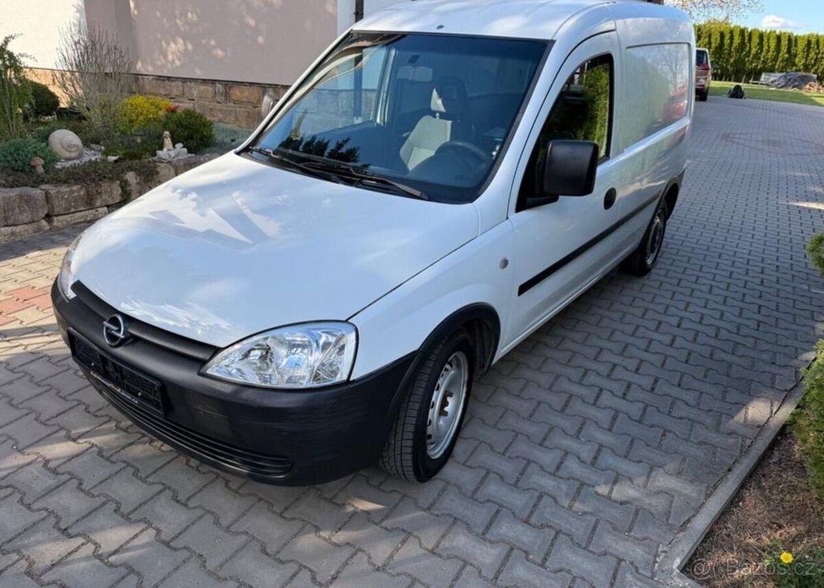 Opel Combo 1,3 CDTi naj: 71000km, Tažné nafta