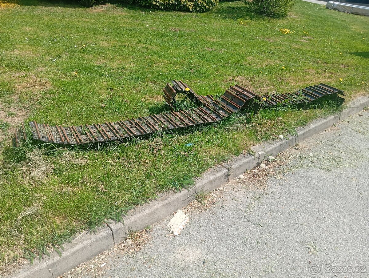 Prodám pásový bagr