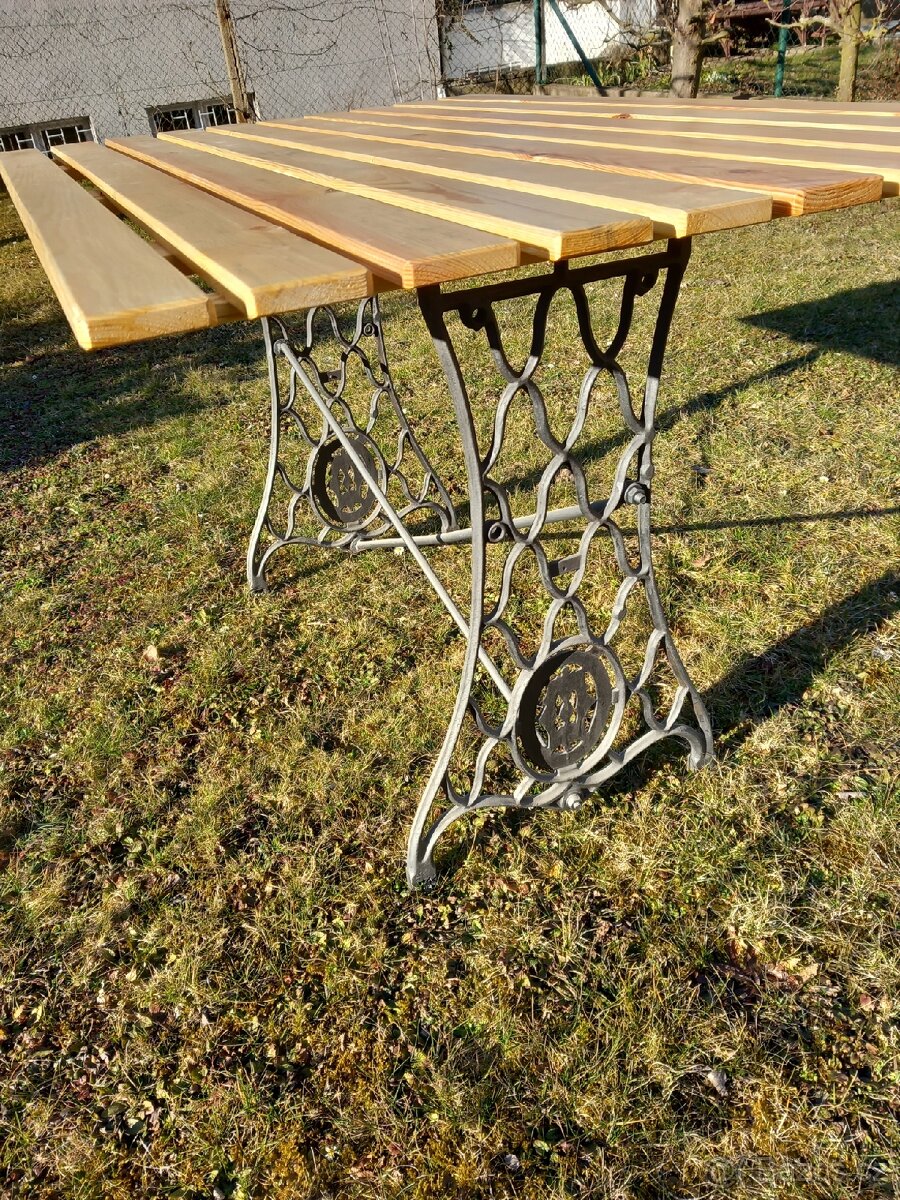 Prodám jídelní stůl do altánu, pergoly