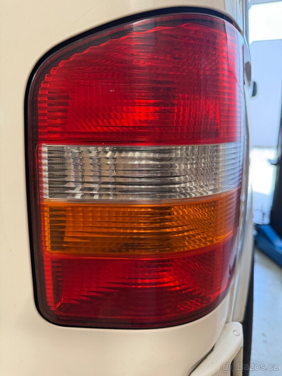 Zadní světla VW T5