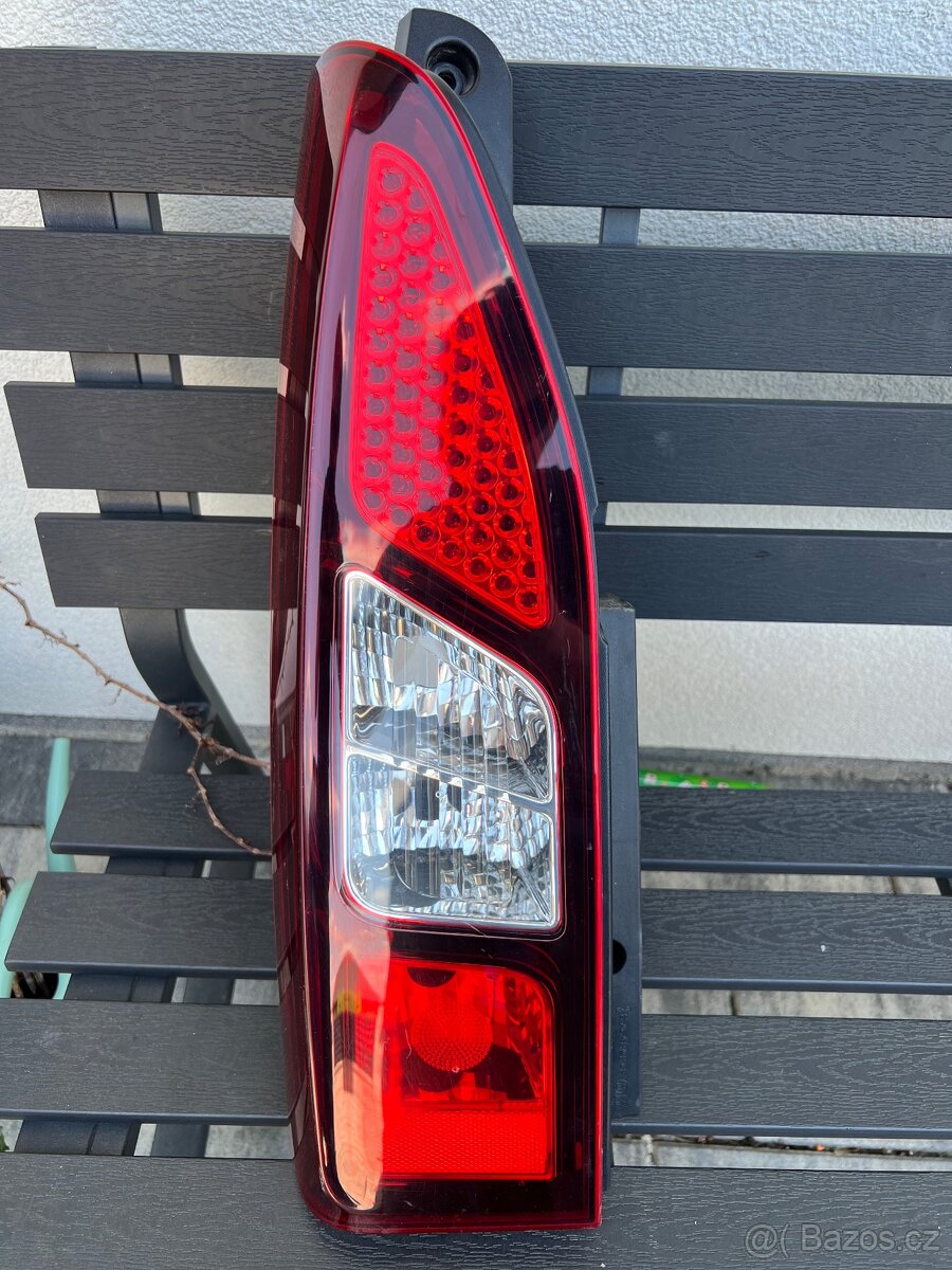 Peugeot Partner zadní světlo levé