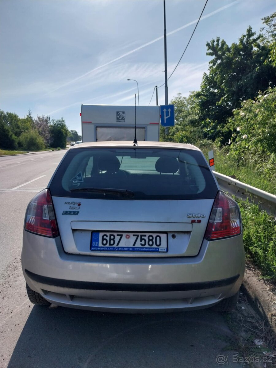 FIAT STILO - CELEK BEZ TP NA NÁHRADNÍ DÍLY