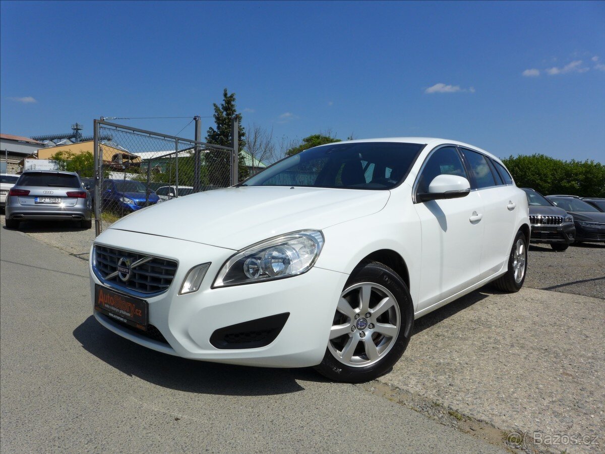 Volvo V60 1,6 D DIGI AC, SERVIS, 1.MAJ