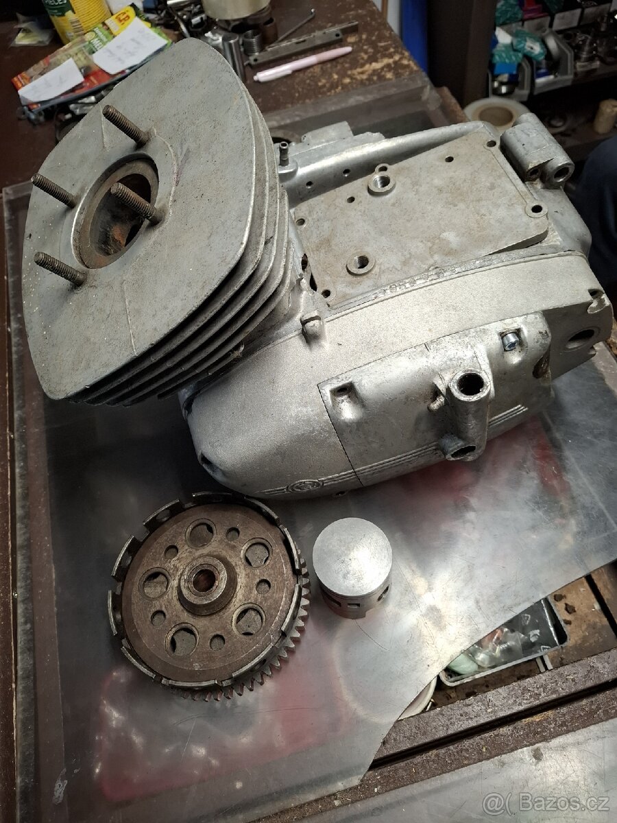 Motor ČZ Motokros 125 typ 984
