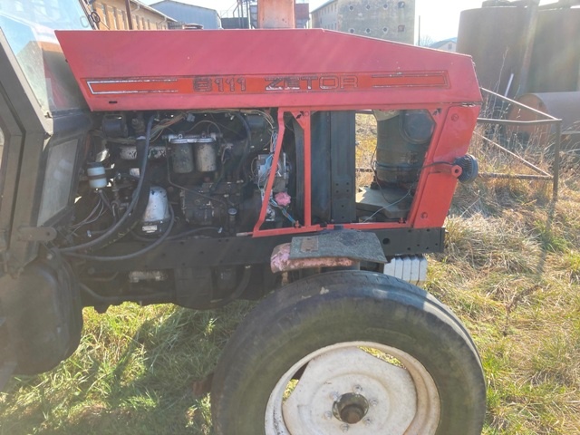 Traktor Zetor 8111