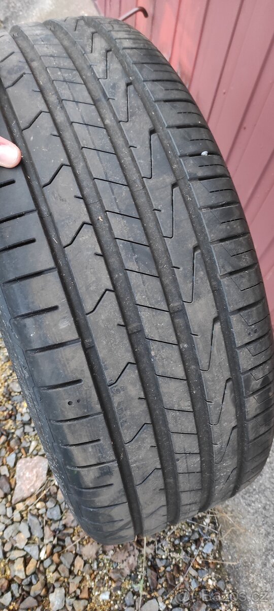 235-55-18 letni pneu NOVE