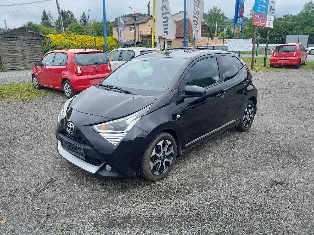 Toyota Aygo 1.0 VVT-i 53KW serviska 2x klíč TOP výbava