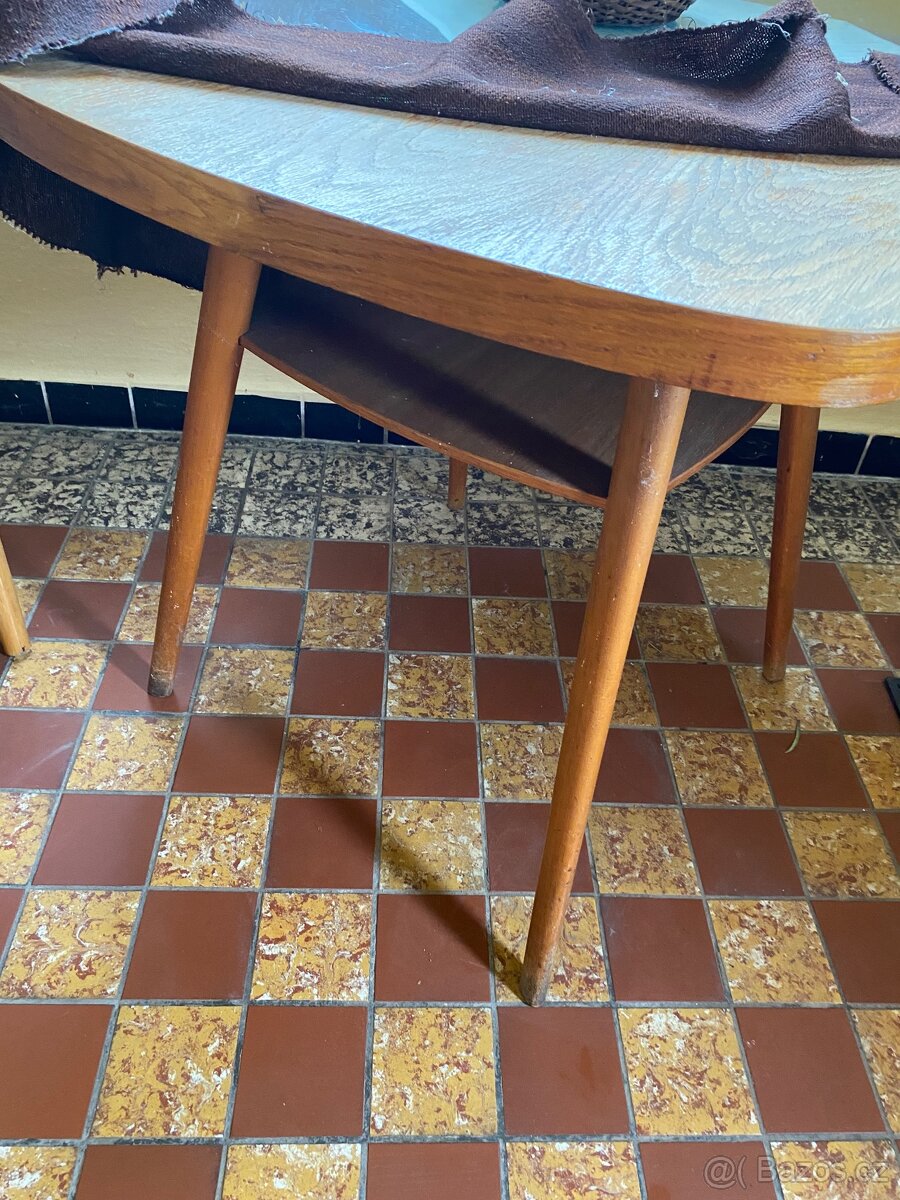 Brusel stul dreveny konferencni oval nabytek retro