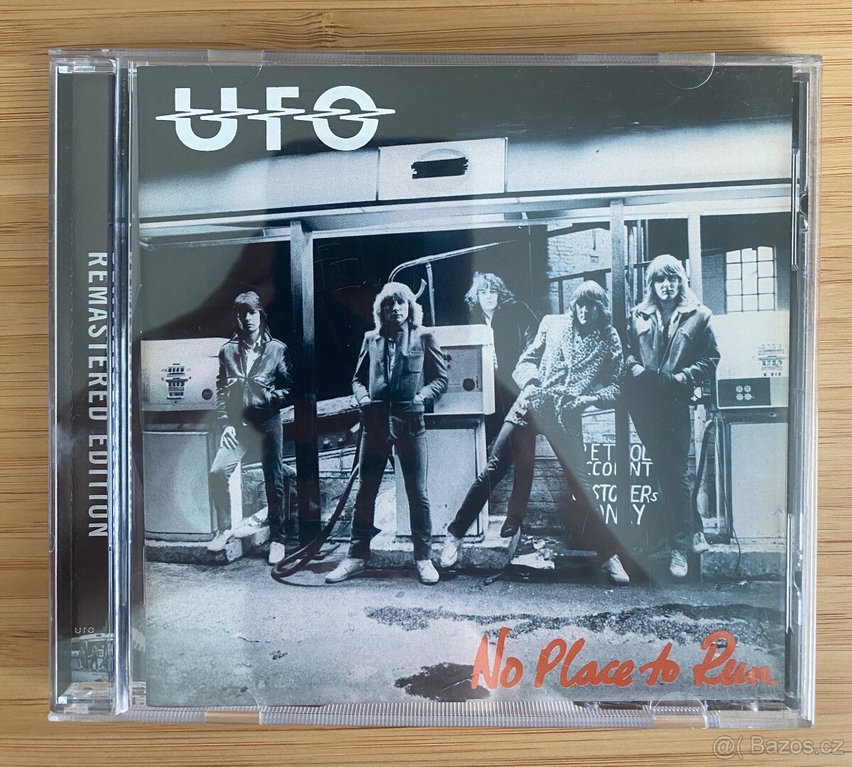 CD UFO - No Place To Run