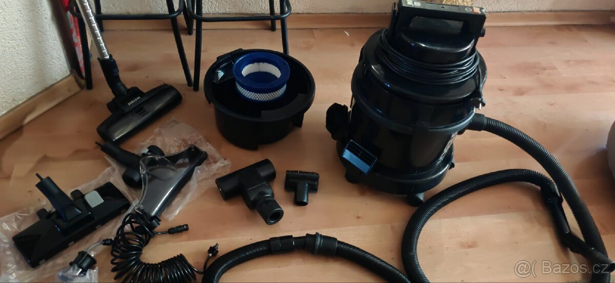 Víceúčelový vysavač Vax 6130sx