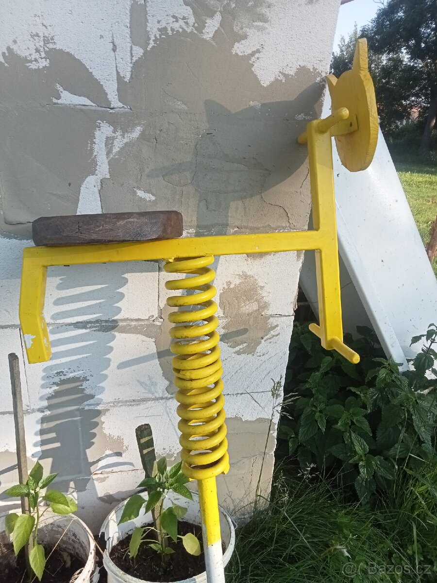Prodám masivní pružinovou houpačku