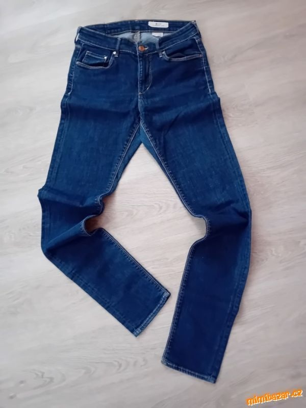 HEZKÉ DÍVČÍ DŽÍNY - vel.152/158 /zn. H&M