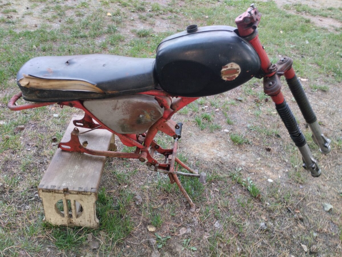 Prodám rám na Jawa 90