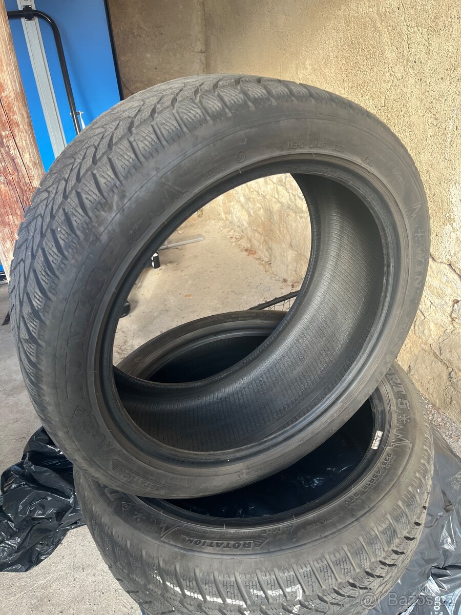 Zimni sada 235/45 r18 Dunlop 7-8mm