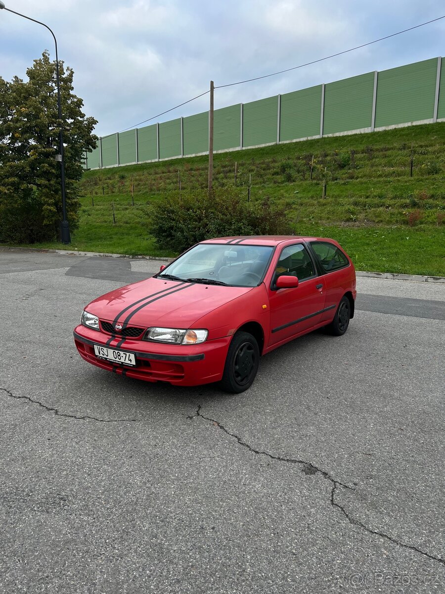 Nissan Almera 1.4 - dálniční známka, STK