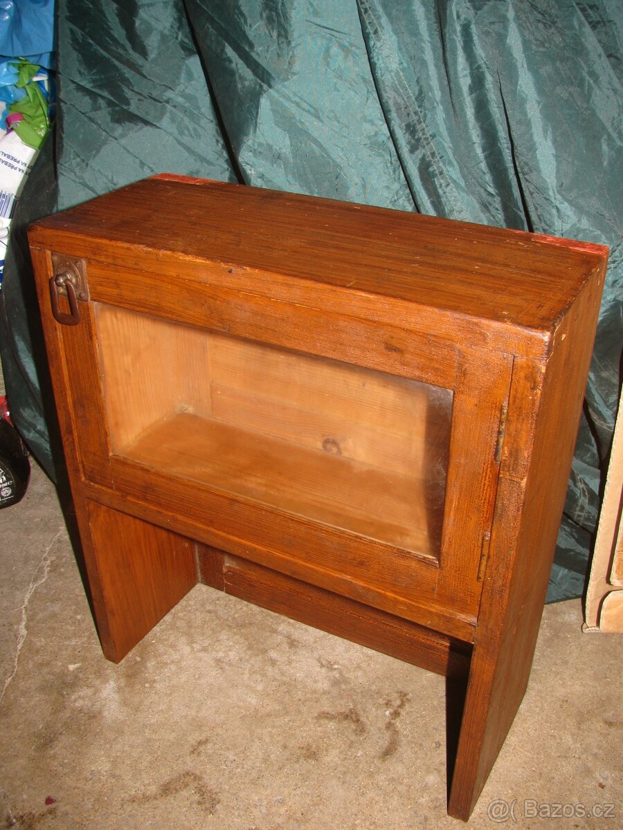 stará skřínka