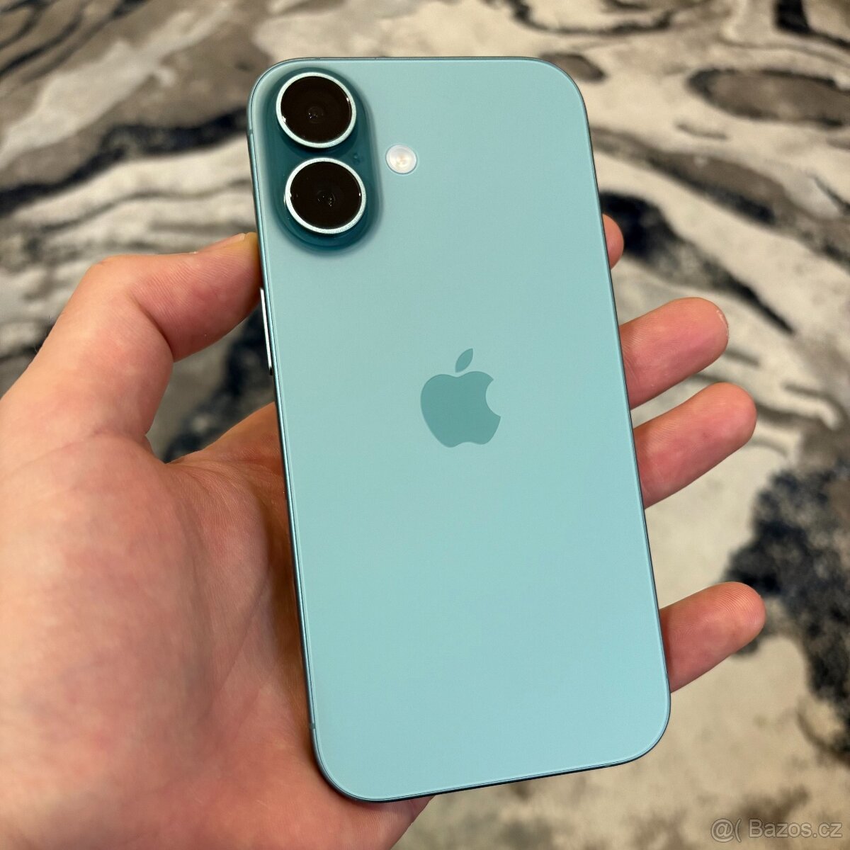 iPhone 16 256GB (100% baterie, v záruce)