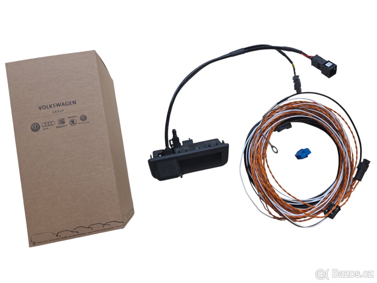 Zpětná Kamera ŠKODA s aktivními trajektoriemi