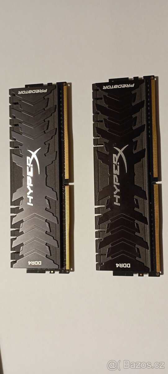 Kingston Predátor HyperX - DDR4-2933 / 16GB (2x8GB)