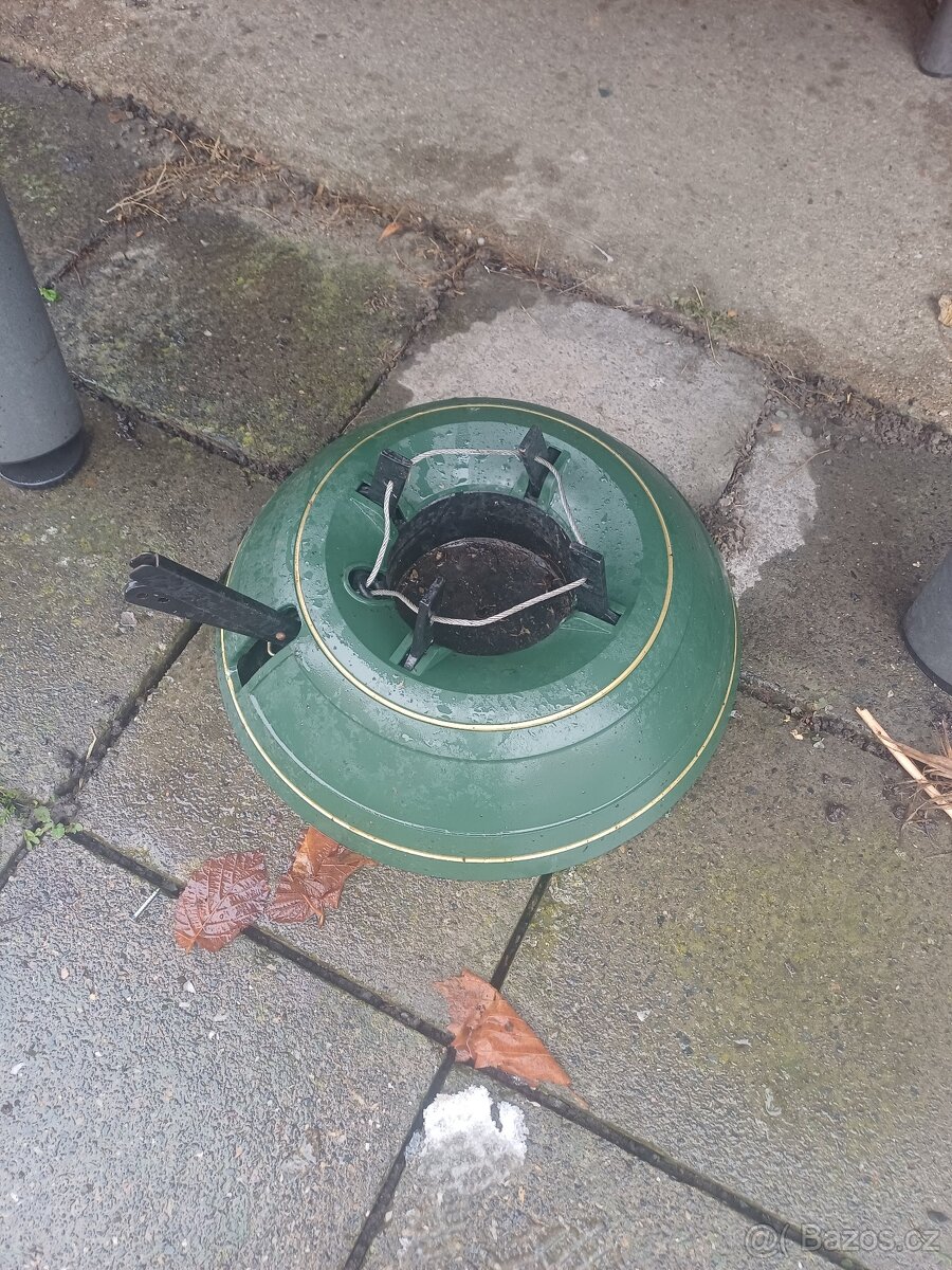 Stojan na stromeček