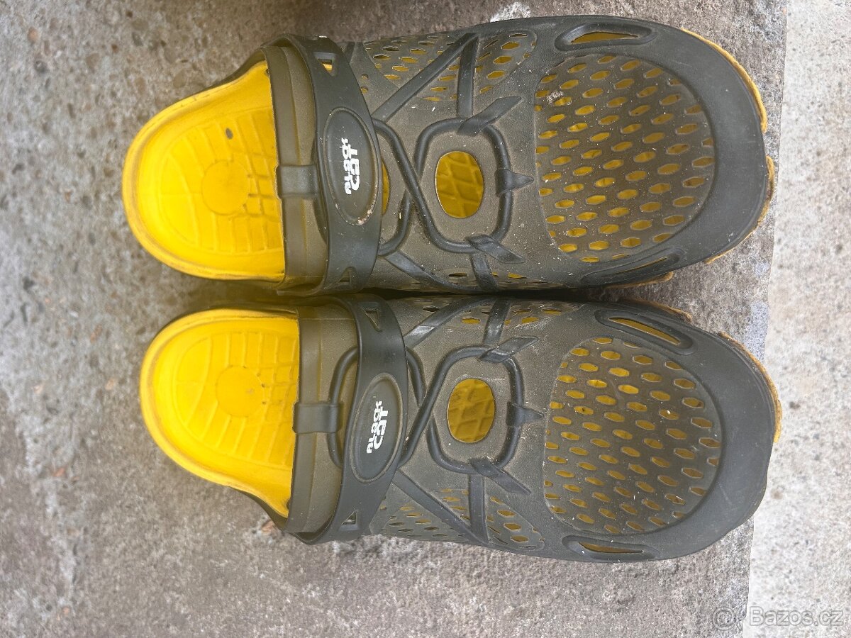 Rybářské pantofle nazouváky Black Cat