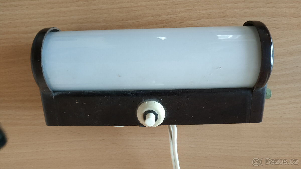 Retro bakelitová lampička