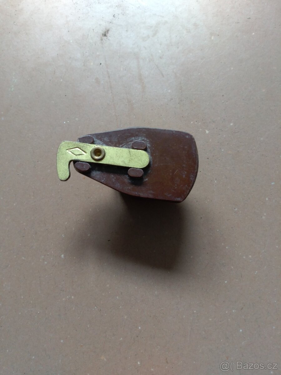 Nový palec Moskvič