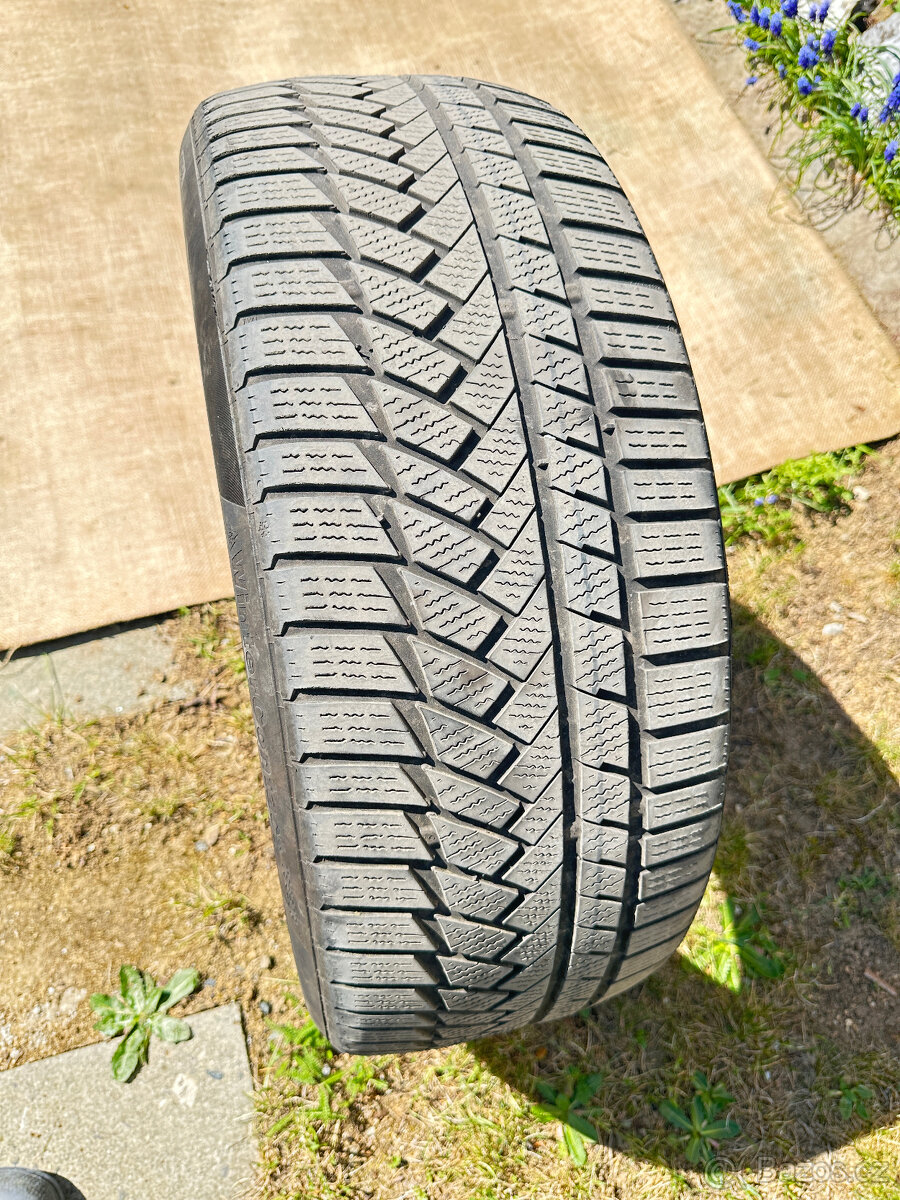 prodám zimní kola CONTINELTAL 235/45R 20 2 ks