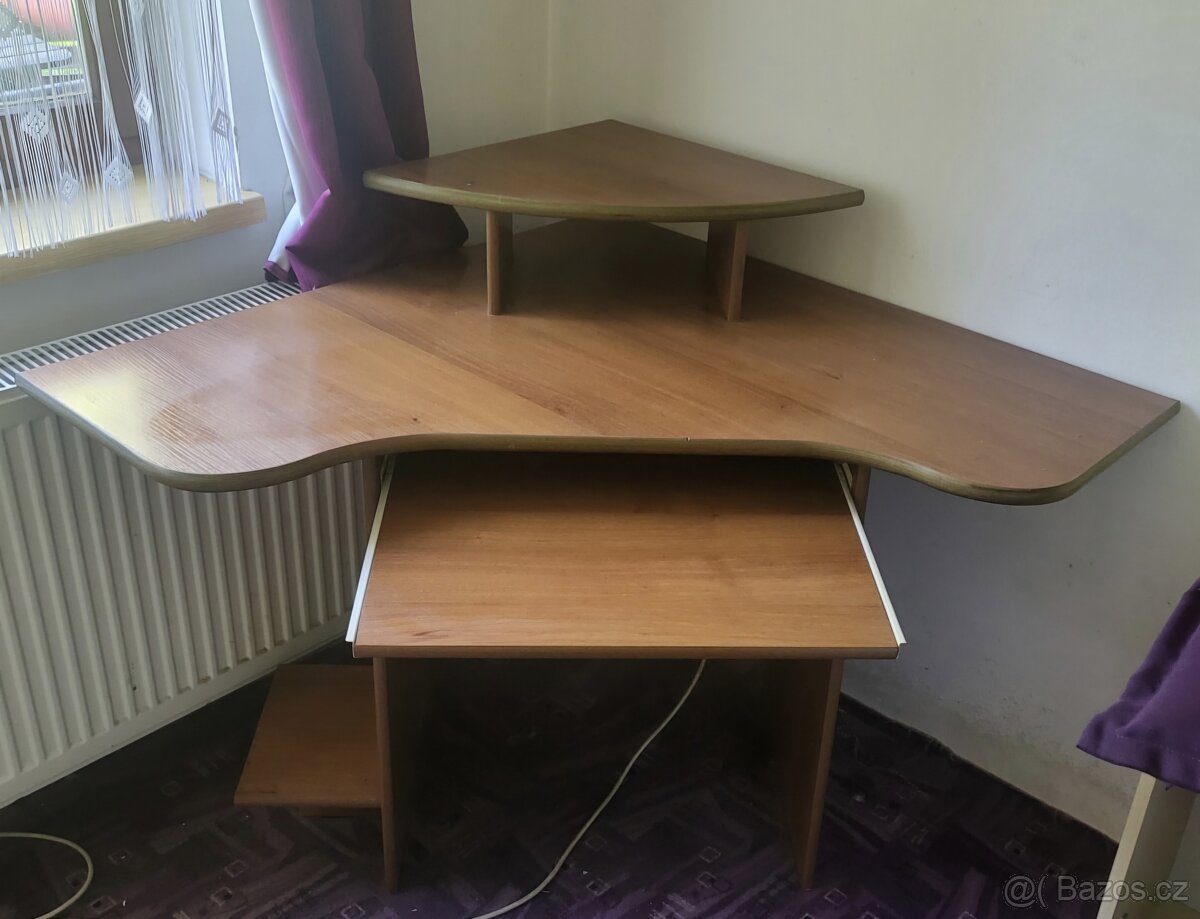 Pc stůl