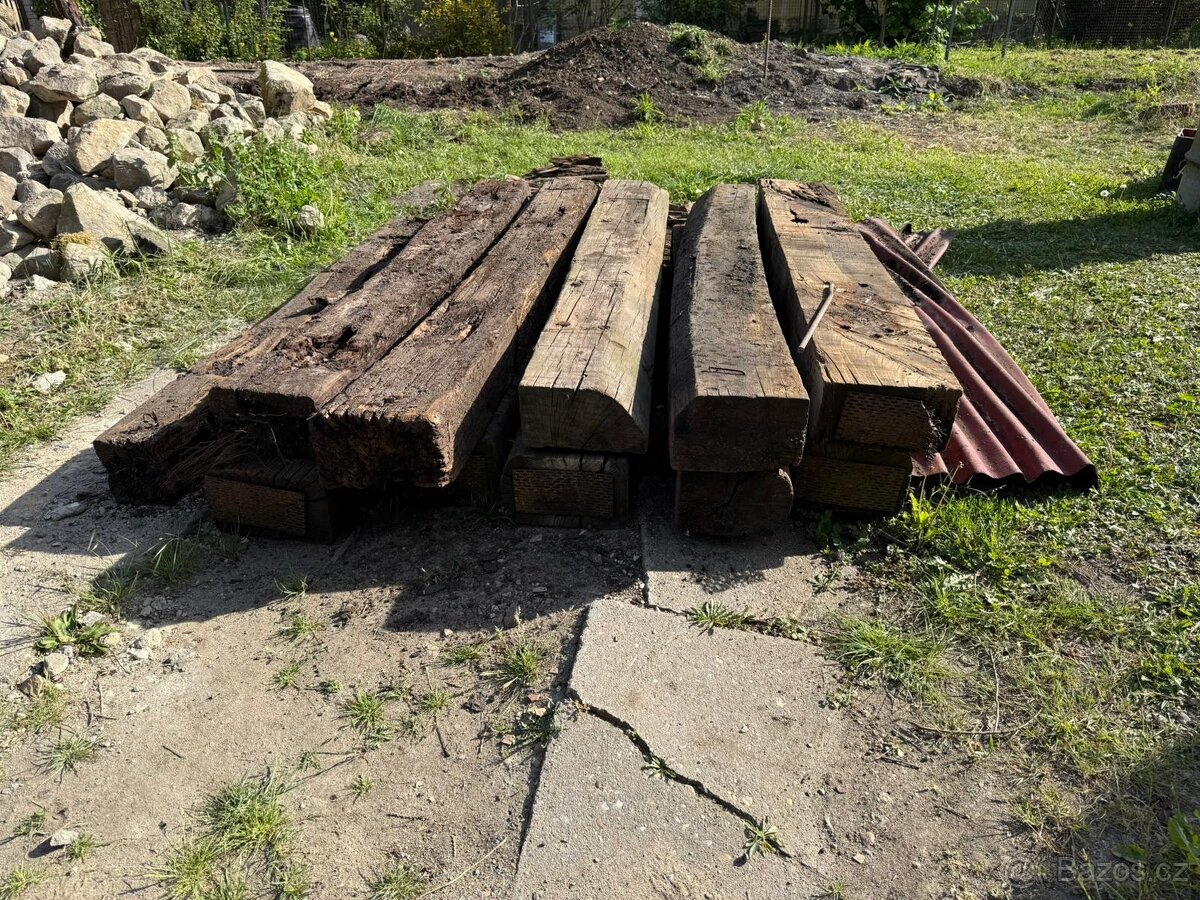Dřevěné pražce
