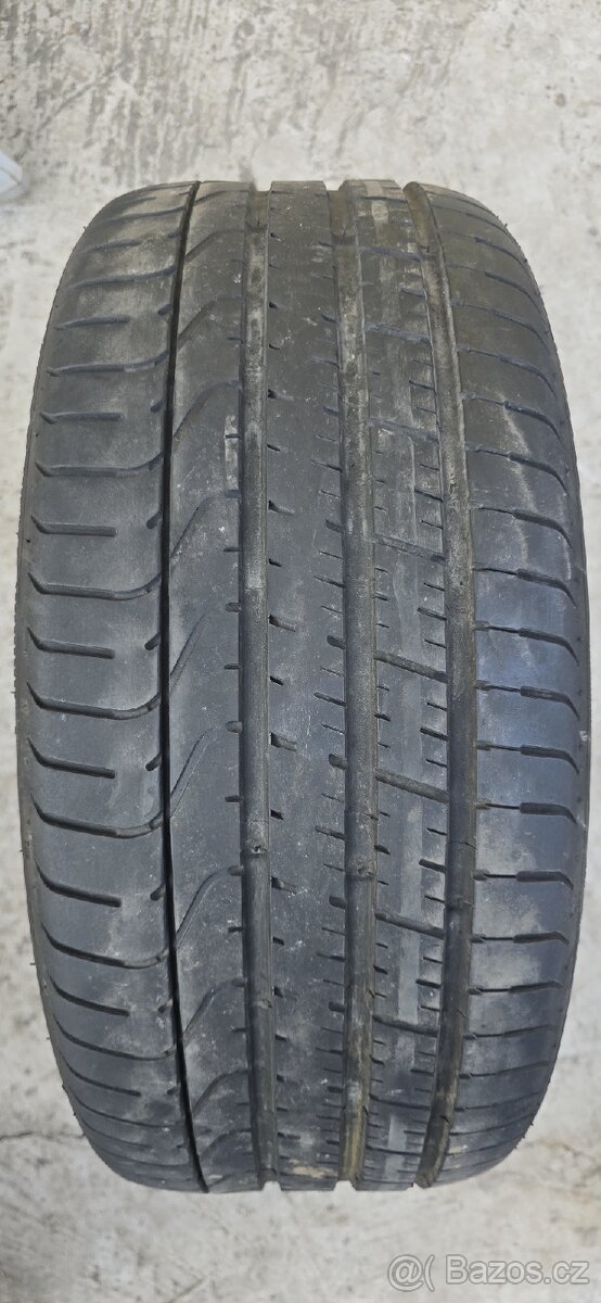 1x Pirelli P Zero 255/35 R19