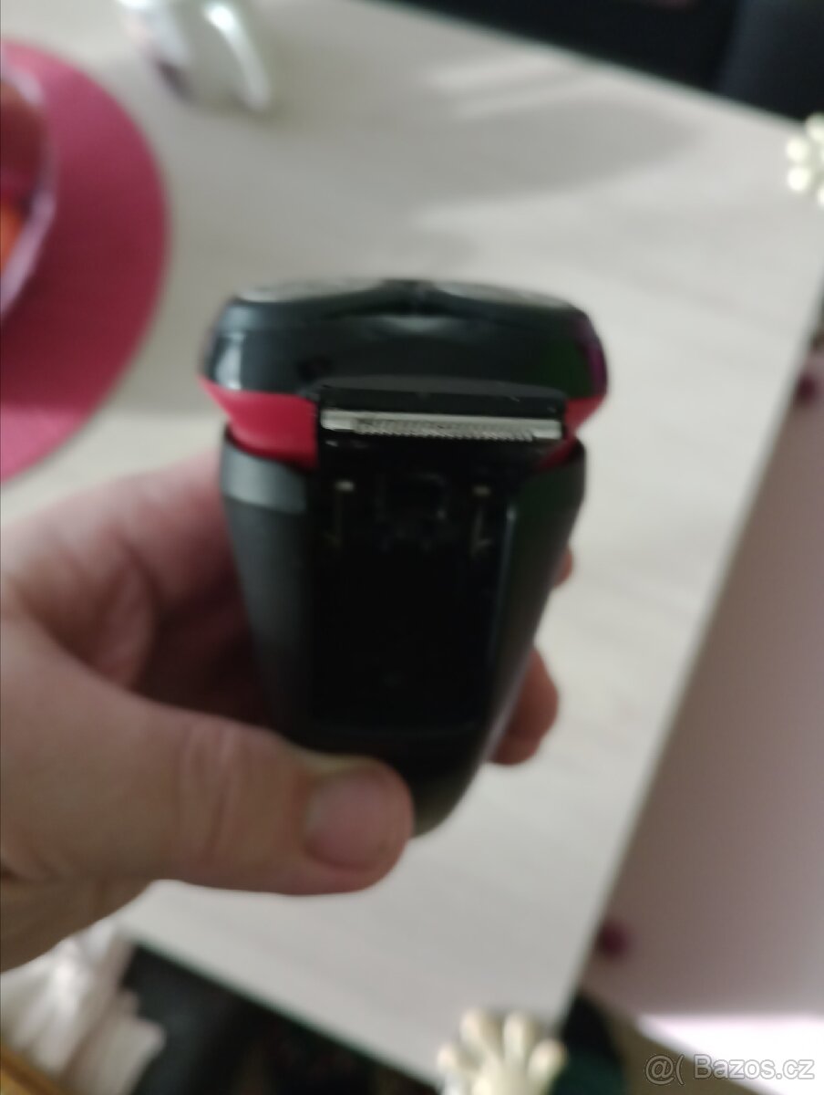 Holicí strojek Remington