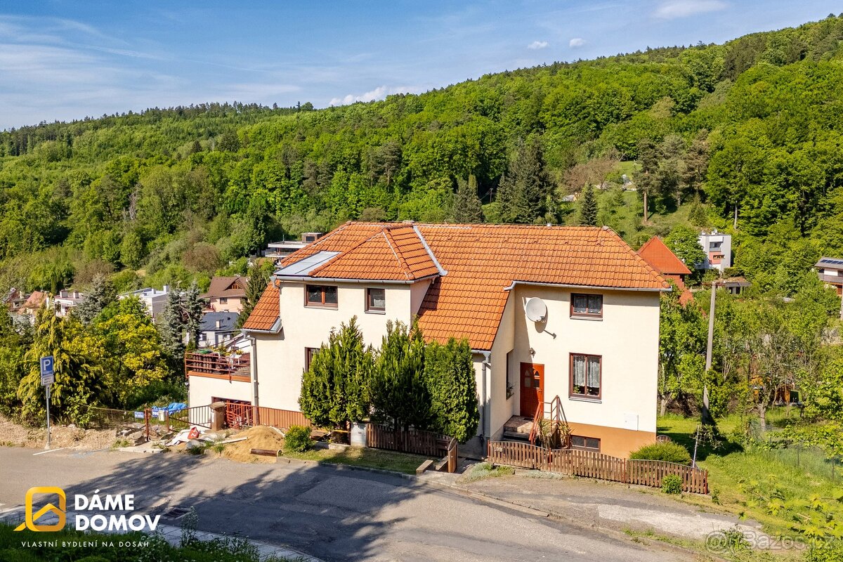 Prodej rodinného domu 5+1 (220 m2) s pozemkem 572 m2 - Luhač